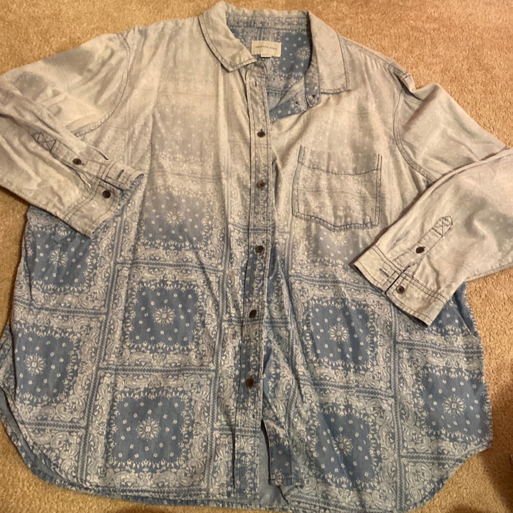 🌸 American Eagle womens long sleeve button down size xl.